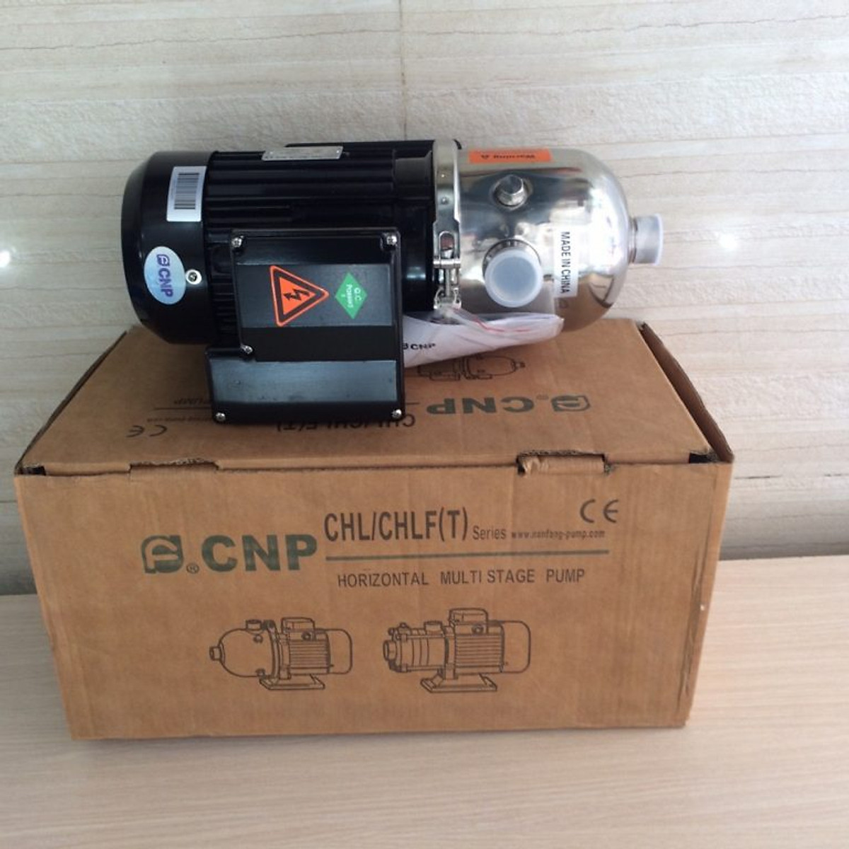 Máy bơm CNP CHL 12-40 (220V)