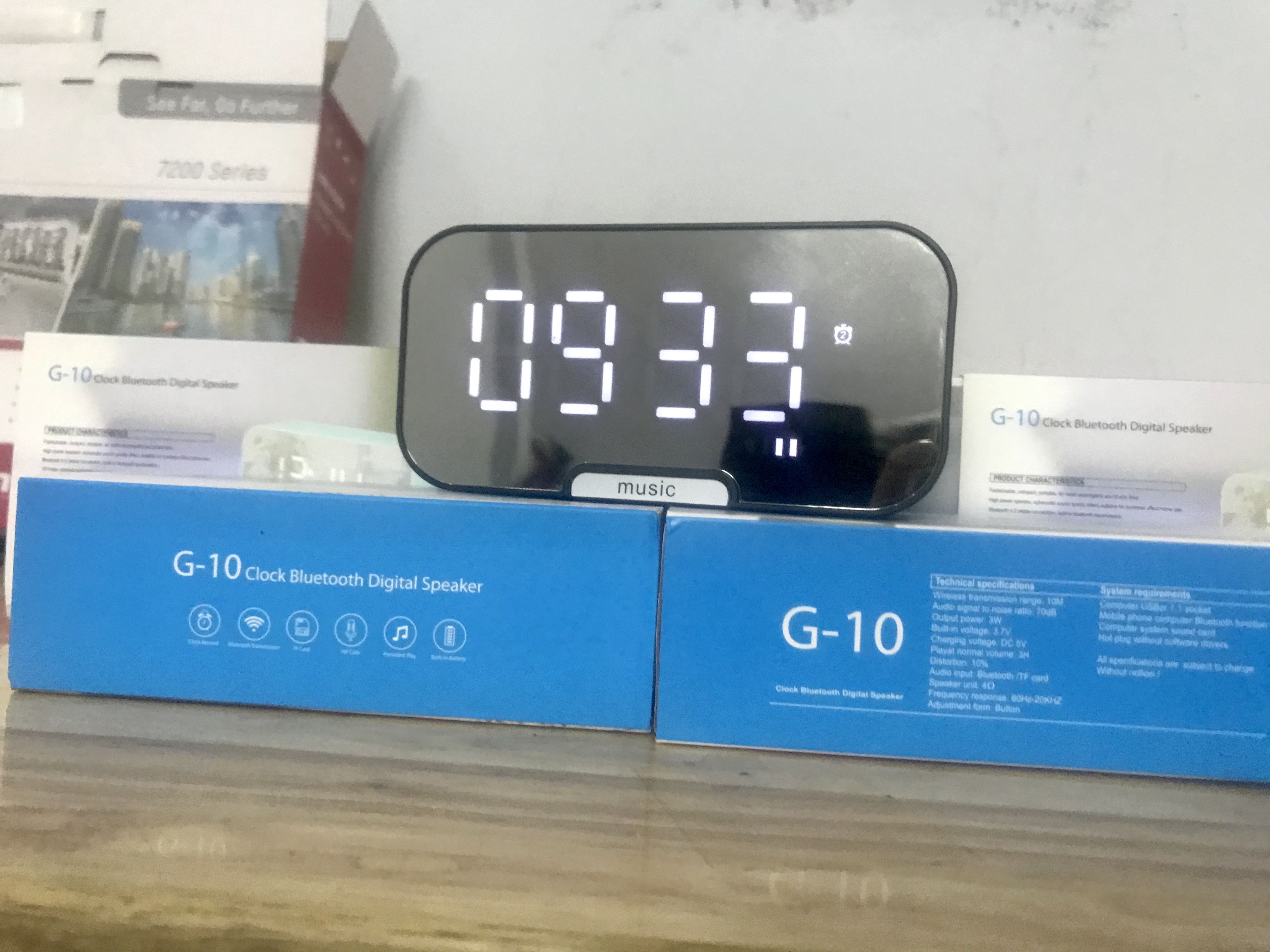 Đồng Hồ Kiêm Loa Bluetooth G10 Mặt Gương Hiển Thị Đèn Led (Có giá đỡ điện thoại)