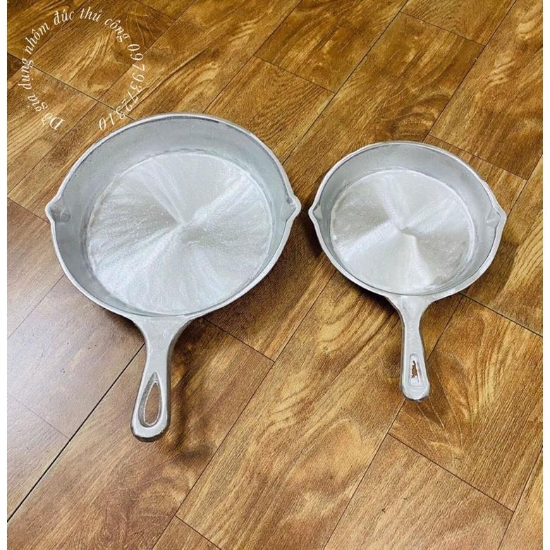 Chảo gang có tay cầm đúc thủ công kiểu Nhật size 19.5cm và 25cm- chiên, rán, đổ bánh xèo …