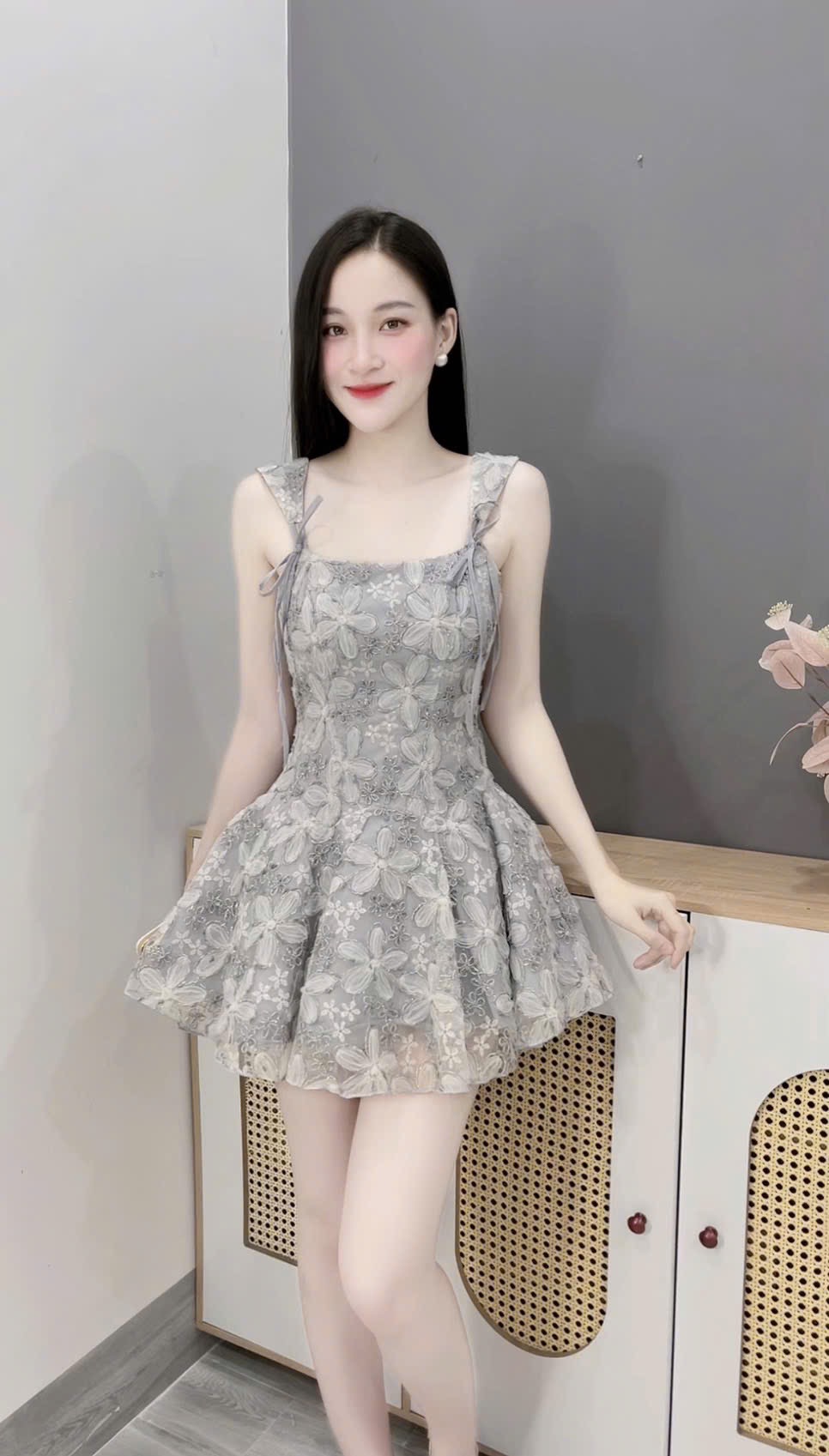 Váy hoa nổi dây bảng dáng xoè vibe tiểu thư-  váy thiết kế dự tiệc
