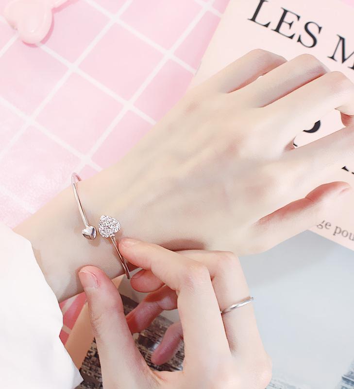 Lắc tay kiềng nữ trái tim đính đá