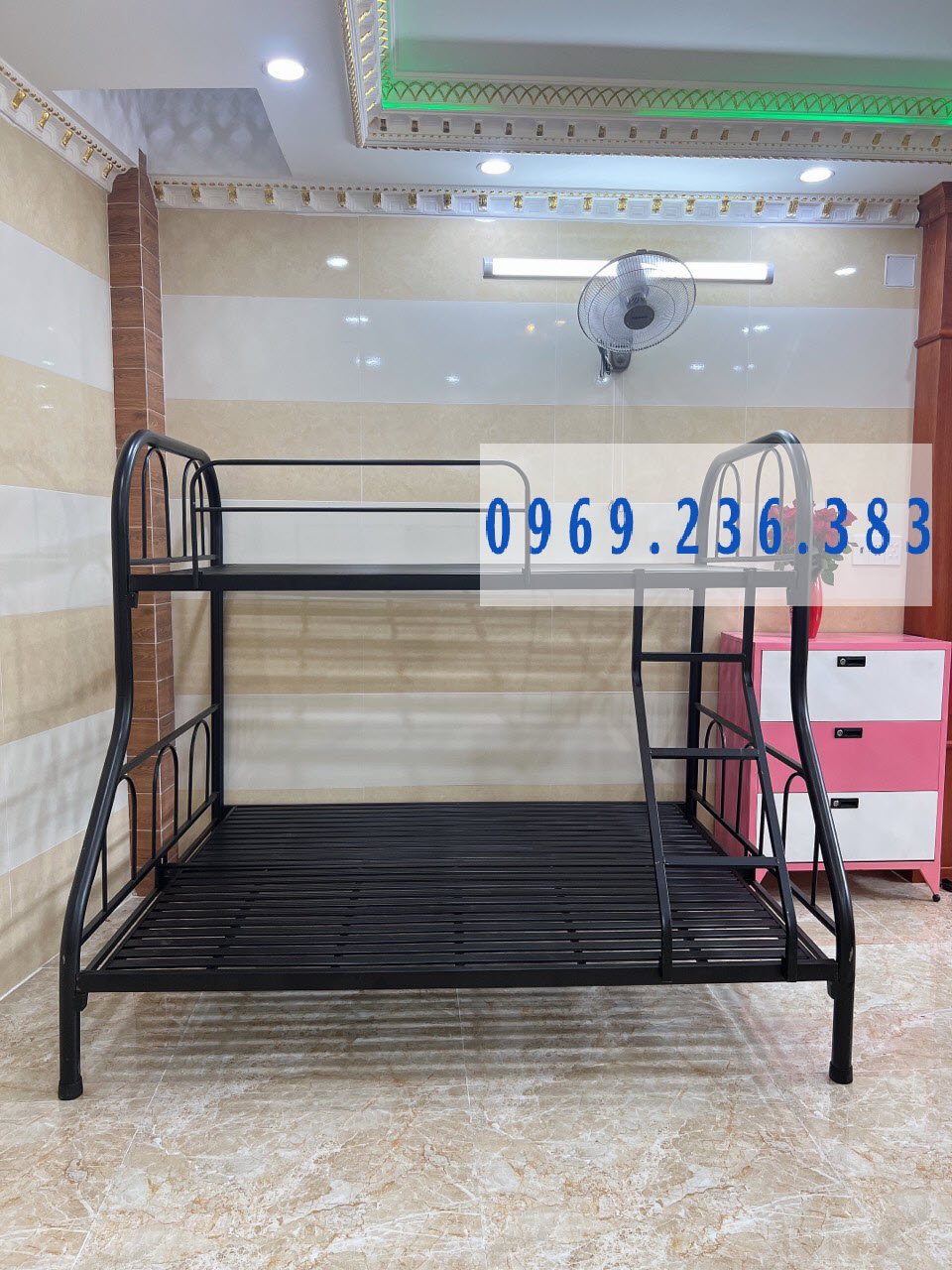 Giường sắt hai tầng Đại Thành tầng trên 1m tầng dưới 1m2 màu Đen