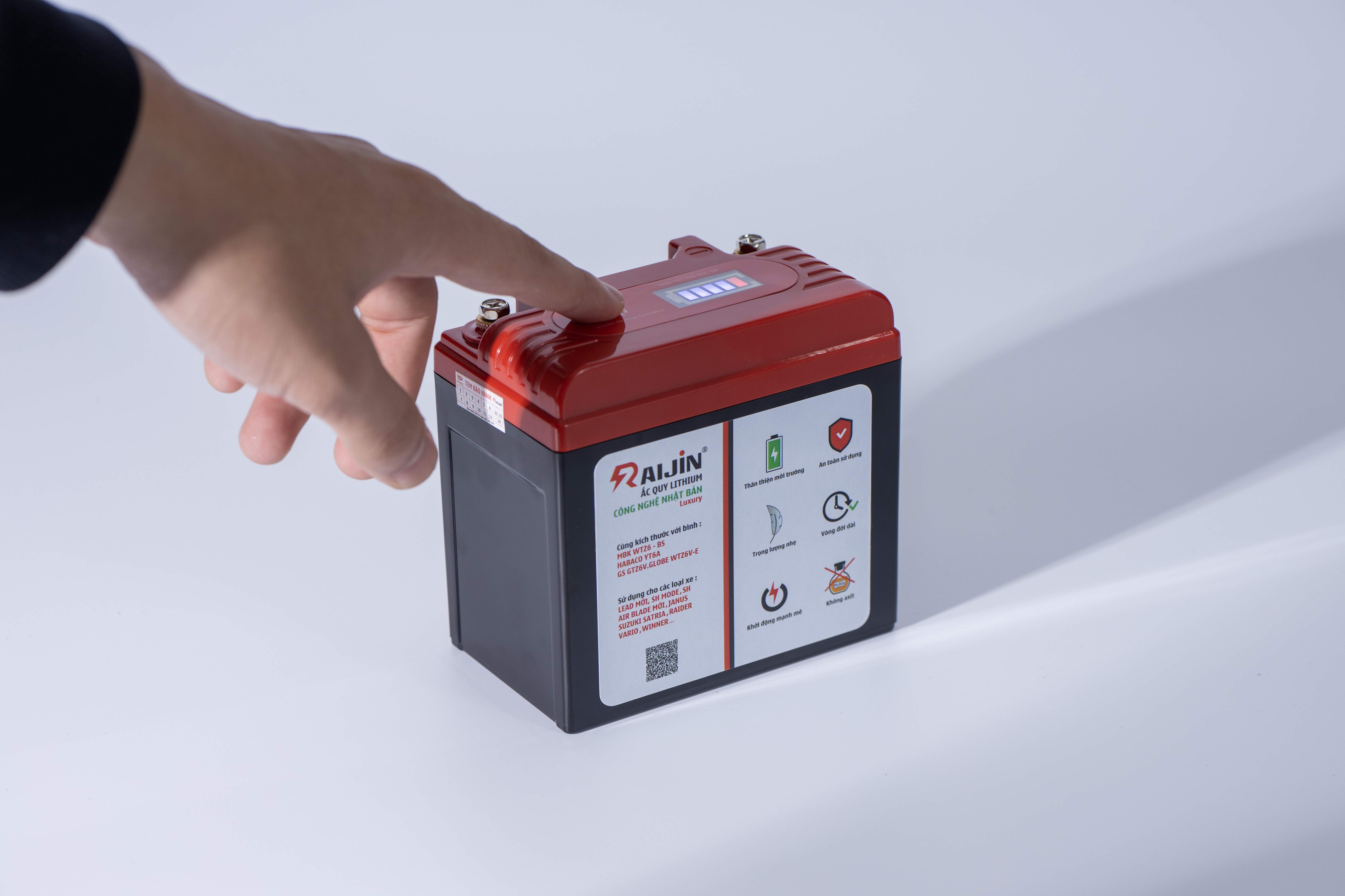 Ắc quy lithium khởi động xe máy 12V - 6Ah 7Ah dòng Luxury, công nghệ lithium Nhật Bản của Raijin