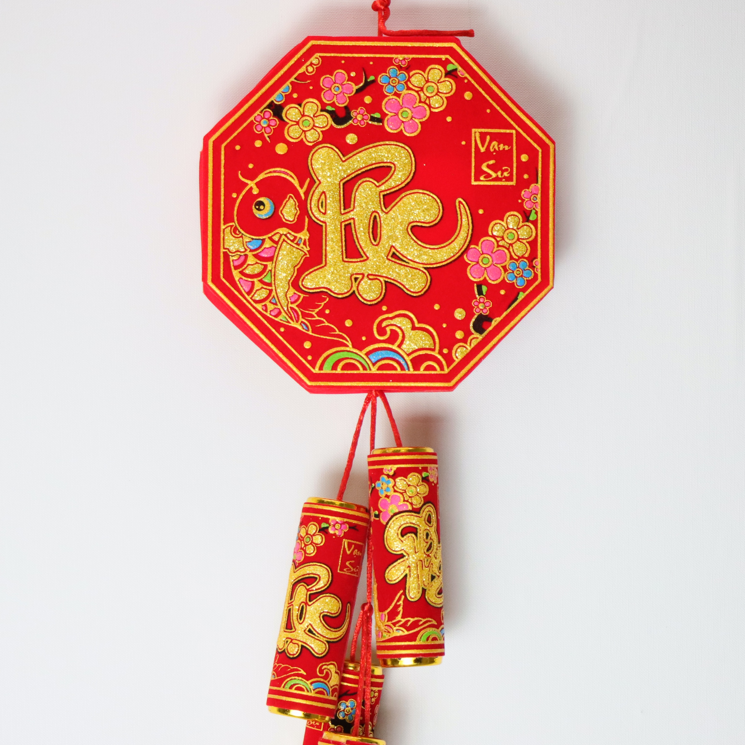 Chùm pháoo mô hình chữ Việt trang trí tết mừng xuân