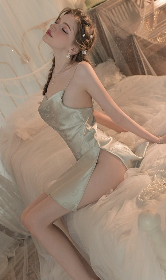 Đầm Ngủ Trơn Thanh Lịch