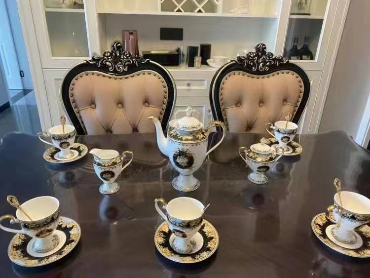 Ảnh thực tế - Bộ trà chiều chân cao phong cách Hoàng gia Châu Âu, Bộ ấm chén cao cấp, Tách trà sứ xương 45% tặng 6 thìa vàng