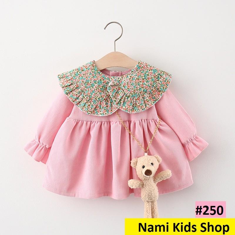 Váy dài tay nhung tăm cổ hoa + gấu bông đeo chéo hàng Quảng Châu cao cấp cho bé