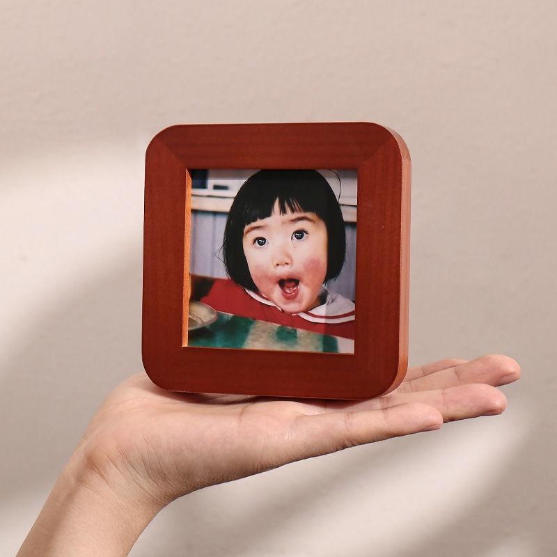 Khung Ảnh Hình Vuông Cỡ Nhỏ Để Bàn Trang Trí