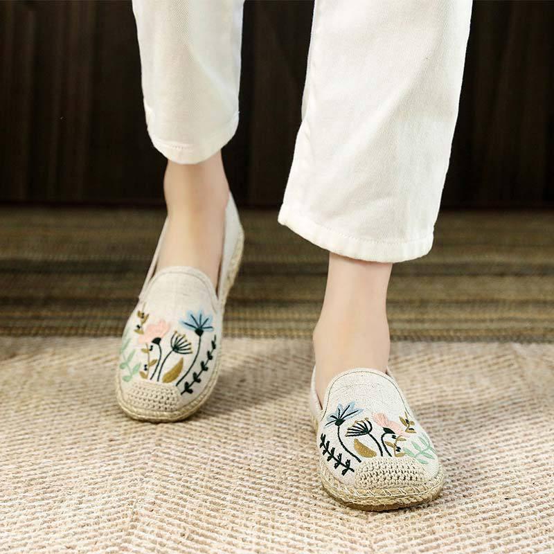 Slip on cói nữ - Giày lười vải nữ thêu hoa lá - Chất liệu vải bố 2 màu đen và kaki - Mã SP J-751