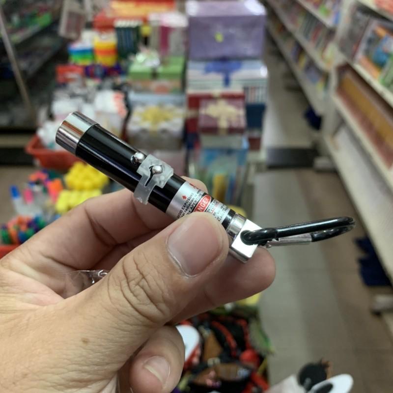 Móc khoá có đèn laser, đèn pin, soi tiề-n gi-ả màu ngẫu nhiên hàng Thái
