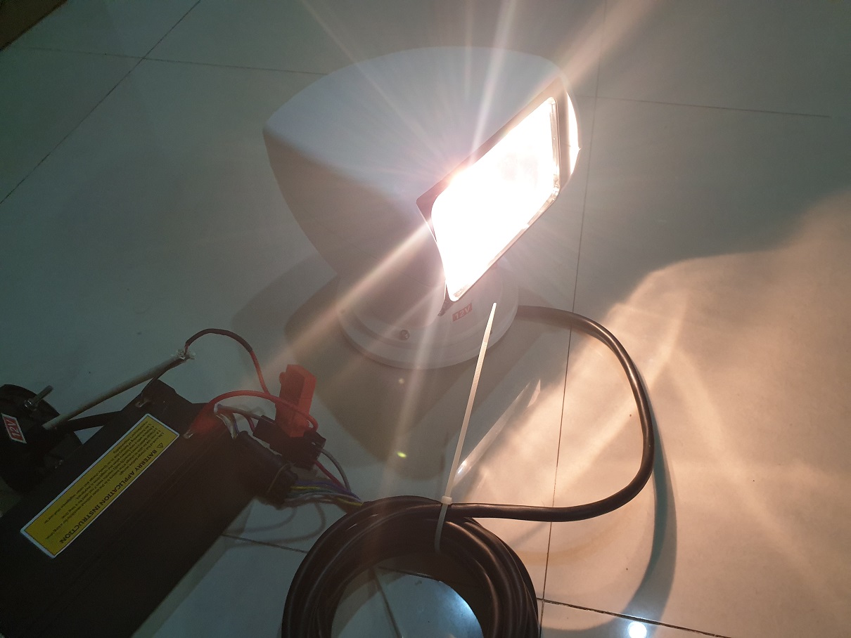  Đèn Pha Chiếu Luồng Cano 12V-100W, Bóng Halogen, Màu Trắng