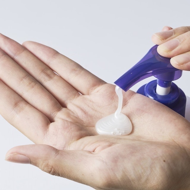 Sữa tắm chiết xuất ý dĩ dưỡng ẩm sáng da Hatomugi The Body Soap nội địa Nhật (có túi refill tiết kiệm)
