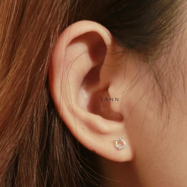 Khuyên Bạc Đường Tròn Đá Thắt Nút S925 LANN