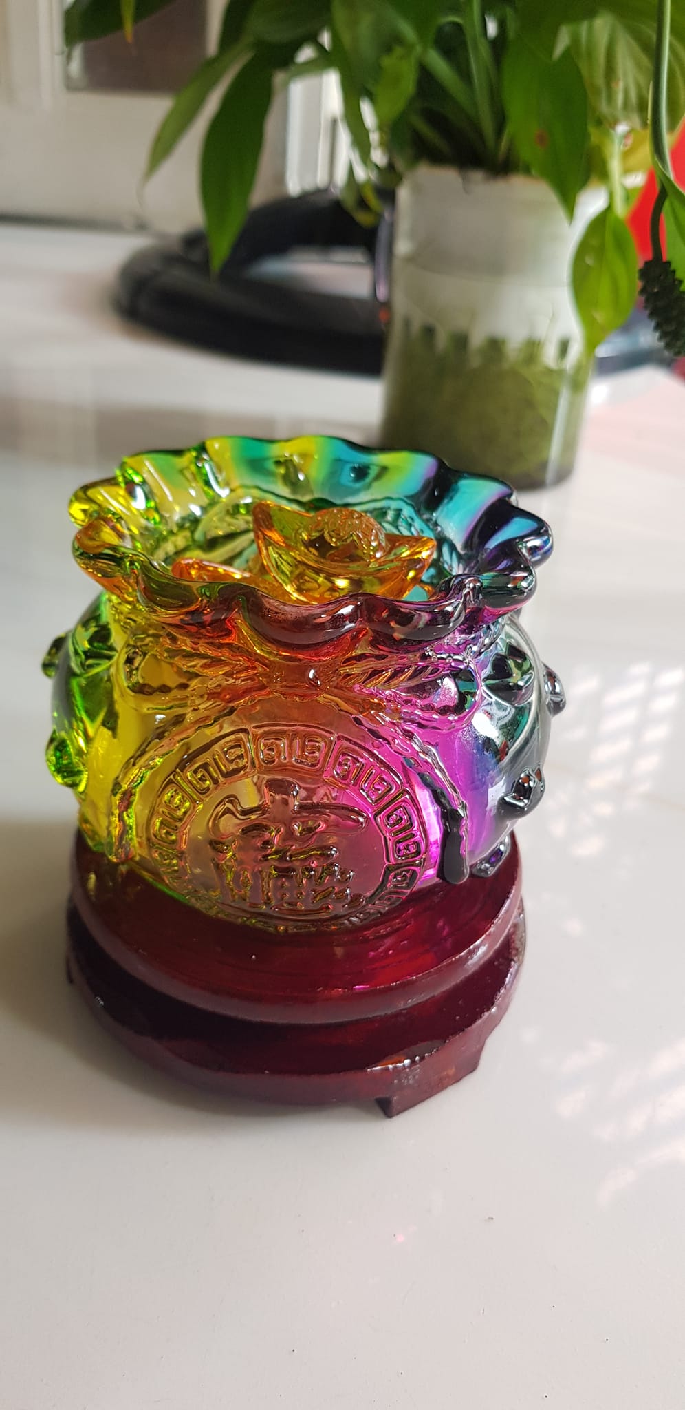 Tượng Phong Thủy Thố tụ tài tứ quý tài lộc mới màu tứ quý sáng đẹp 10 thỏi xiền vàng đá lưu ly tự nhiên đế gỗ size trung đk 11cm Cao 11cm cả đế thố cao 7,5cm Mệnh Kim Mộc Thủy Hỏa Thổ đặt bàn làm việc bàn thờ thần tài có ý nghĩa trong việc tăng tài vận ạ