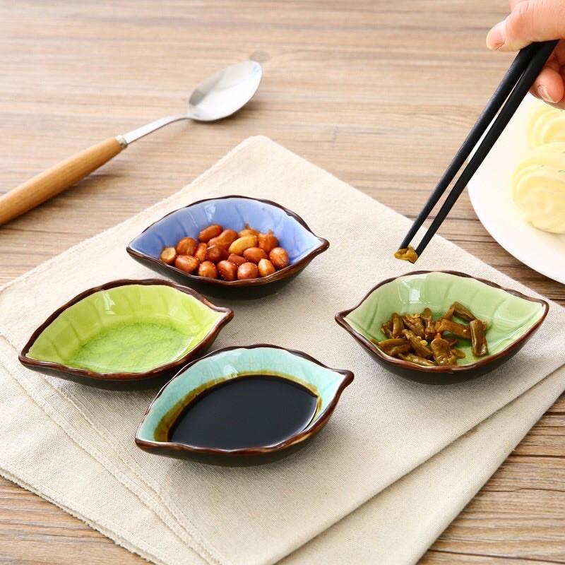 Chén sứ ceramic đựng nước chấm, gia vị hình chiếc lá phong cách Nhật