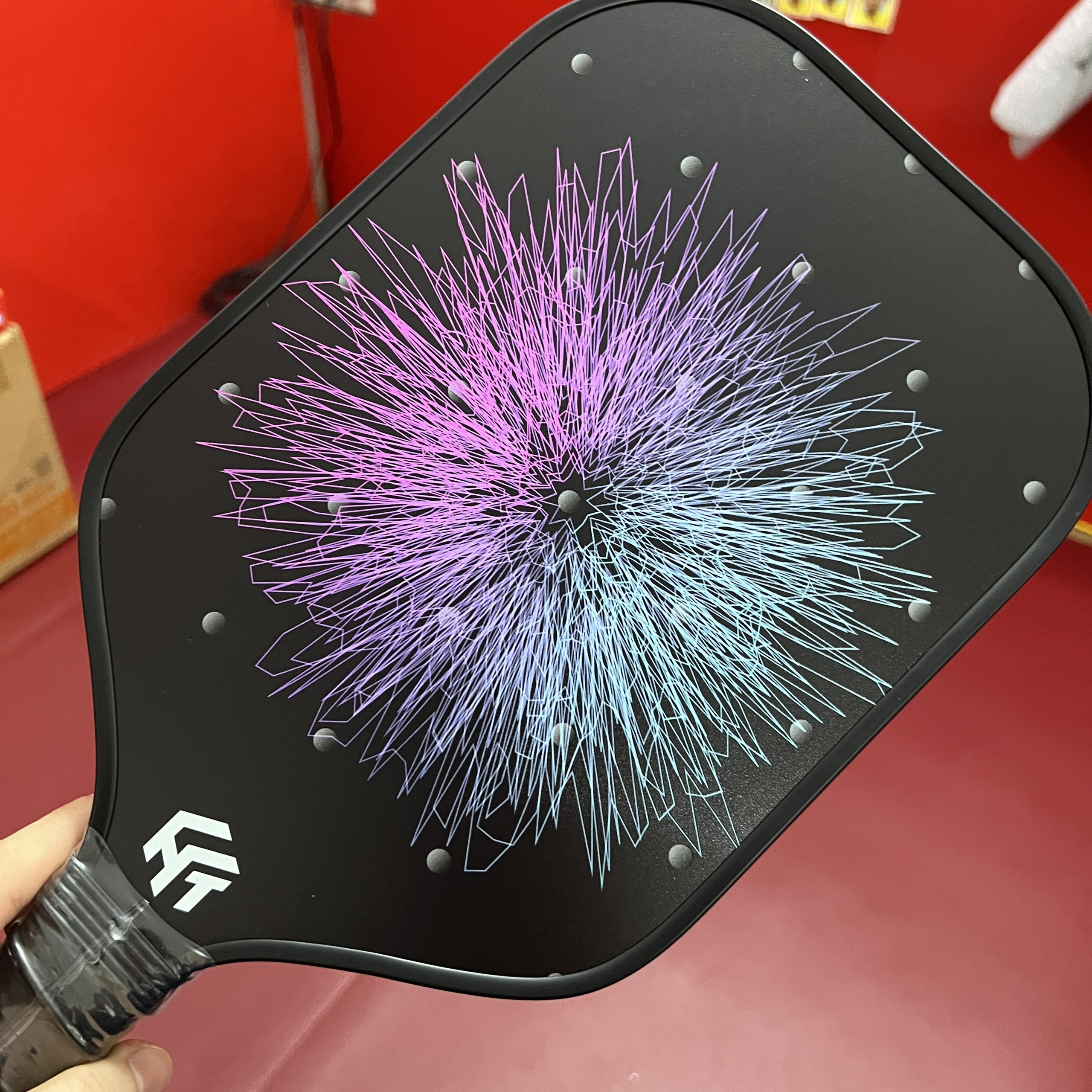 Vợt Pickleball T300 nặng 210g, mặt vợt dày 1.6cm phủ carbon, đạt tiêu chuẩn USAPA
