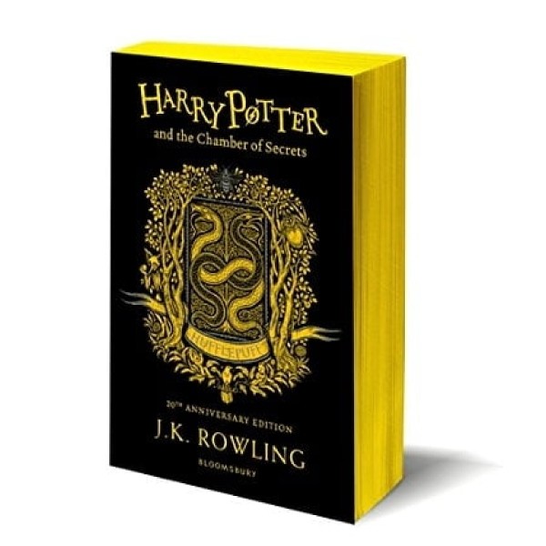 Harry Potter And The Chamber Of Secrets – Hufflepuff Edition (Paperback) + Quà Tặng