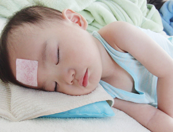 Hạ sốt nhanh và hiệu quả với miếng dán Bye Bye Fever