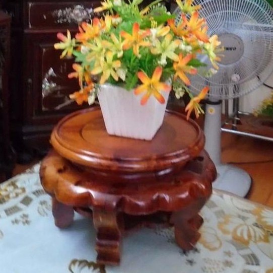 Đôn tròn-kỷ váy gỗ hương mặt 20 ca0 16 cm
