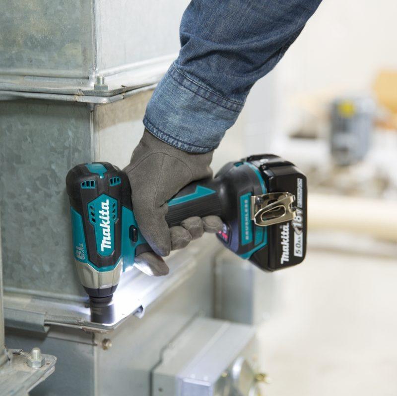 MÁY SIẾT BULONG DÙNG PIN MAKITA DTW180RFE - HÀNG CHÍNH HÃNG