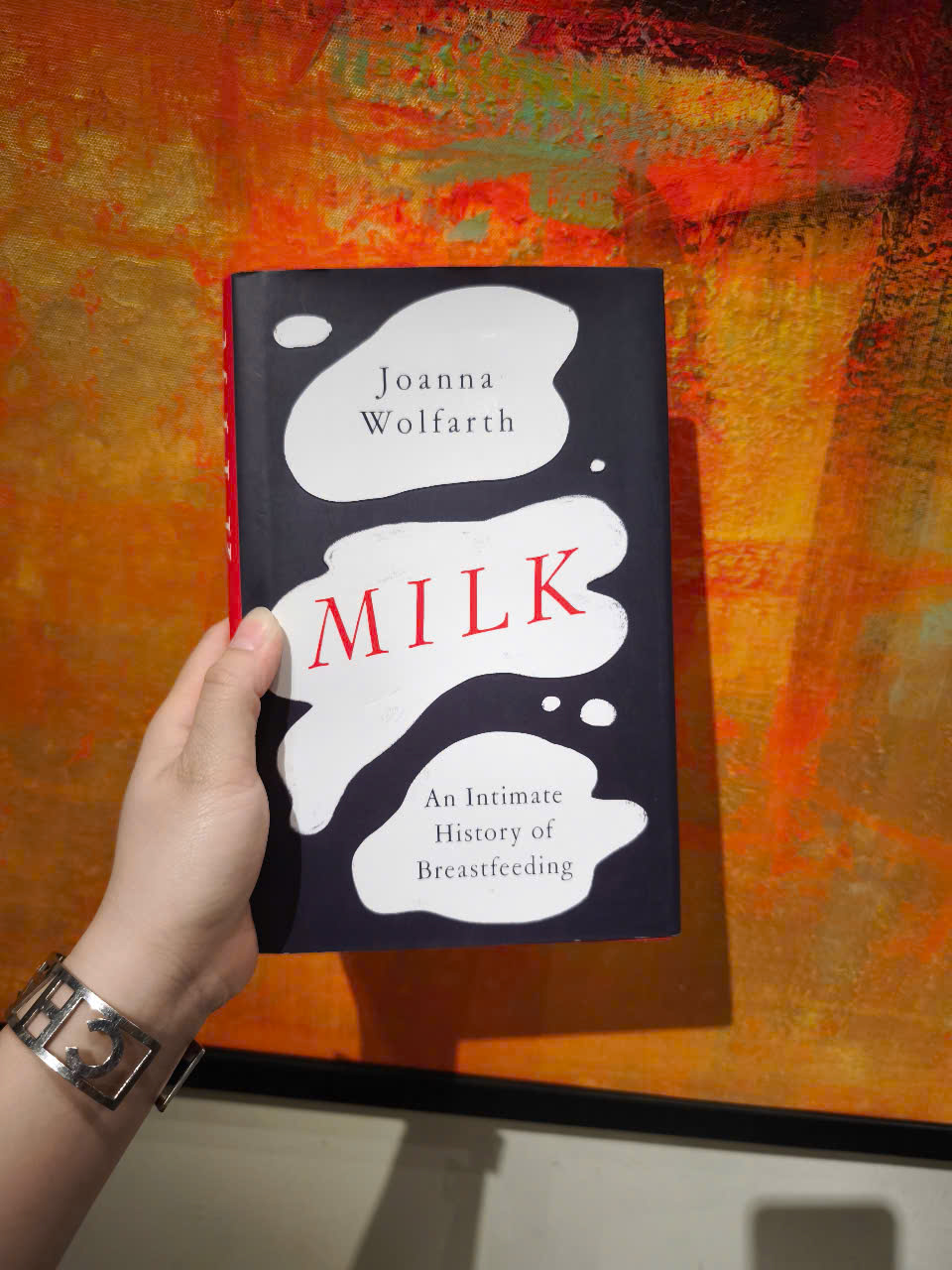 Sách - Milk : An intimate History of Breastfeeding by Joanna Wolfarth - Nonfiction /Parenting/ History in English