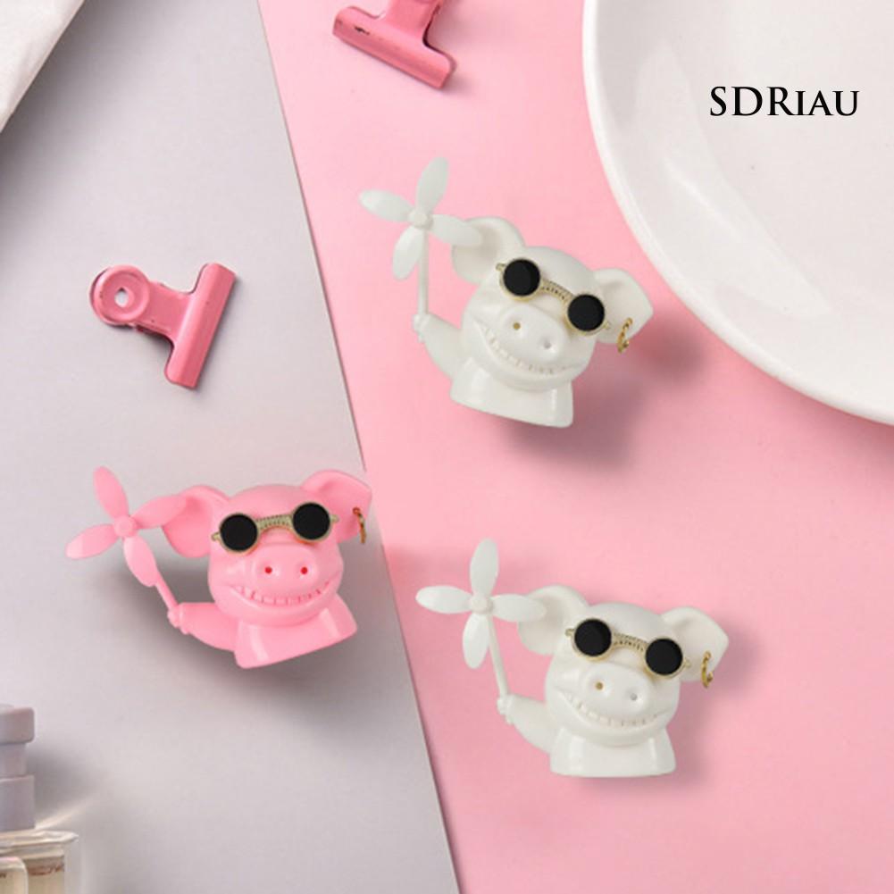 Đồ Trang Trí Hình Con Heo Có Hương Thơm Cho Xe Ô Tô