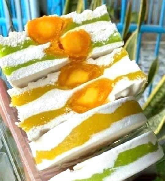 Bánh In Nhân Trứng Muối Mix Đặc Biệt Thơm Ngon DTFood