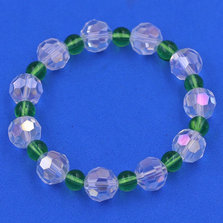 Vòng tay pha lê trắng giác 10 ly pha lê xanh lá CTFLTRGFLXL10