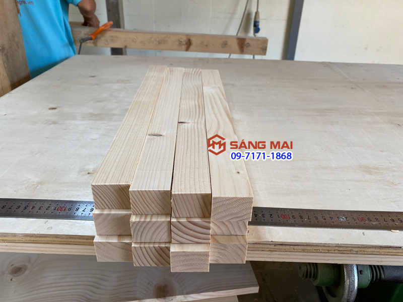 Thanh gỗ thông dày 3cm x 4cm x dài 50cm + láng mịn 4 mặt