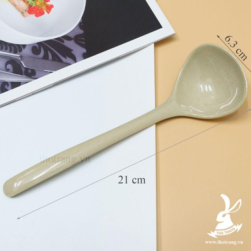 Môi múc canh bằng nhựa phíp trống xước,trống bám bẩn hàng nhập cao cấp