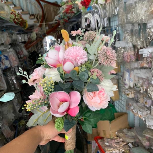Hoa cầm tay cô dâu đẹp GiangPKC hoa lan Hồng