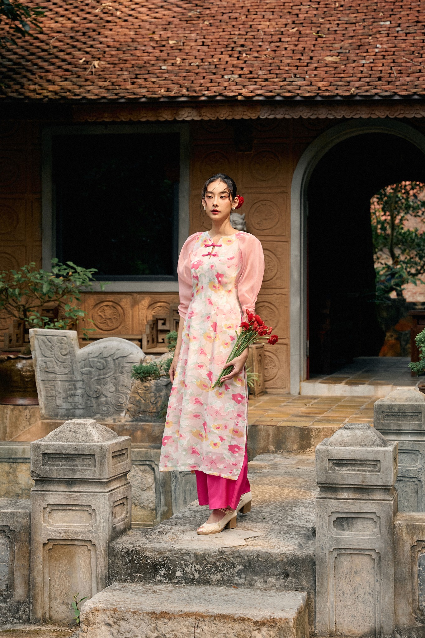 OLV - Áo dài Hồng Hoa