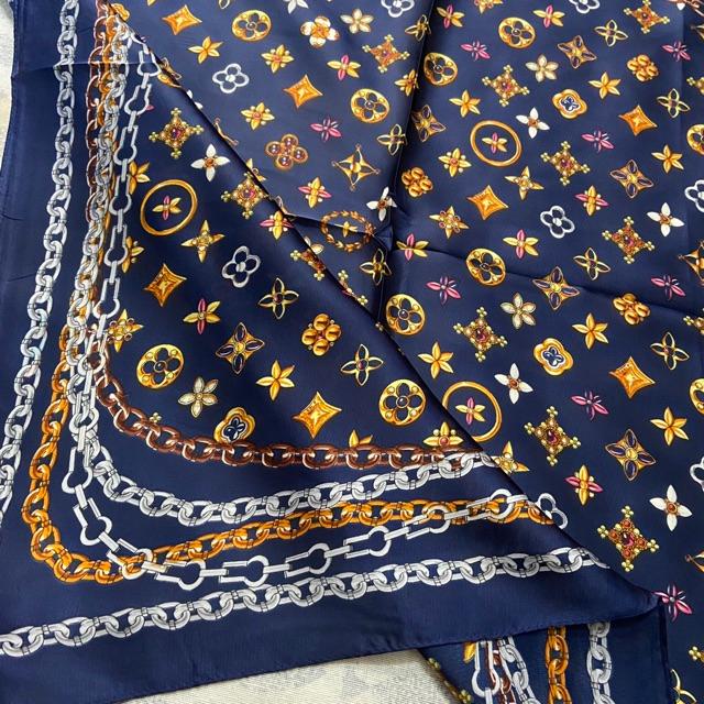 Khăn turban lụa vuông cao cấp choàng cổ size 70x70cm thanh lịch đa năng dùng làm áo yếm in hoa văn