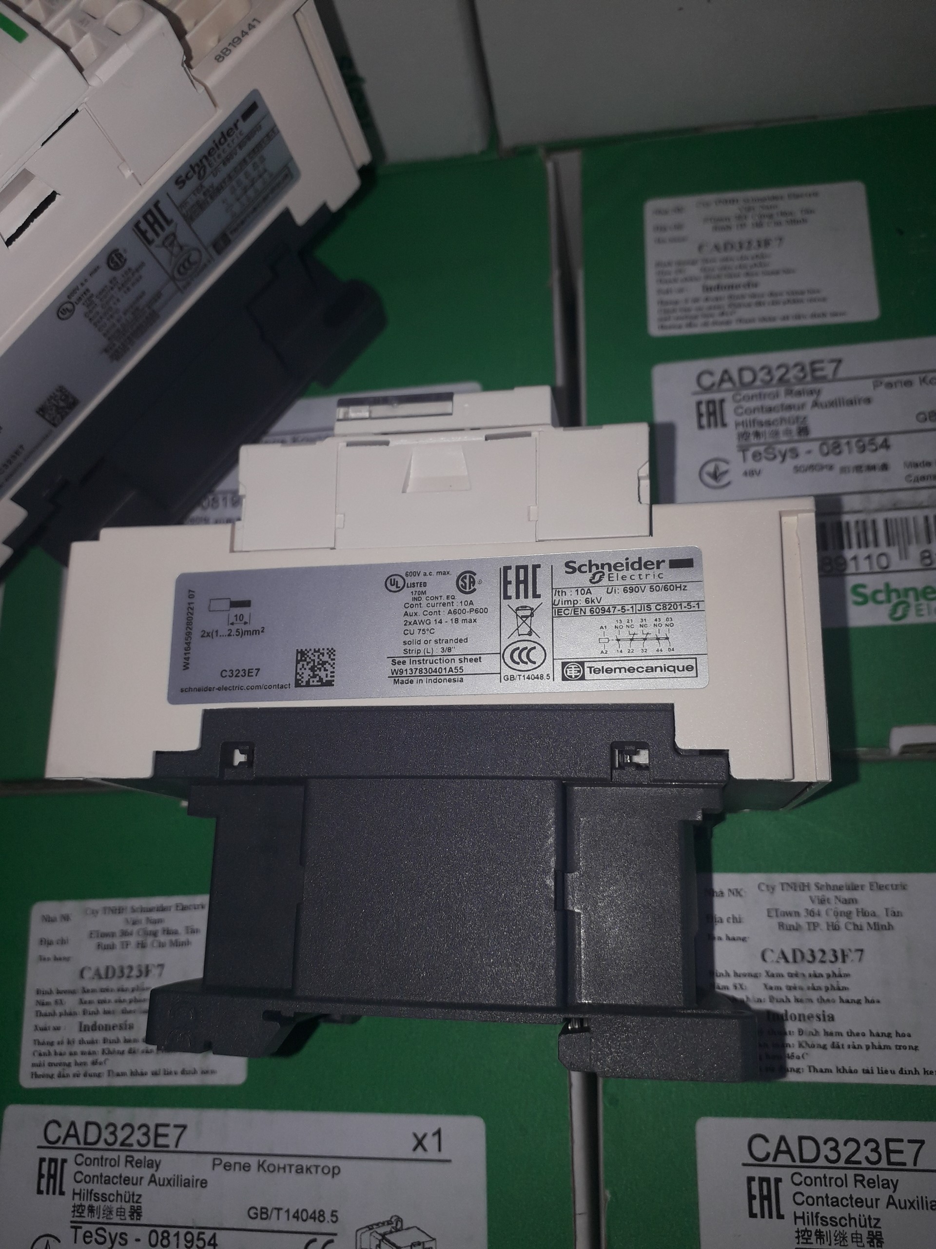 Rờ le Điều Khiển 3No+2Nc 48VAC CAD32E7 Schneider