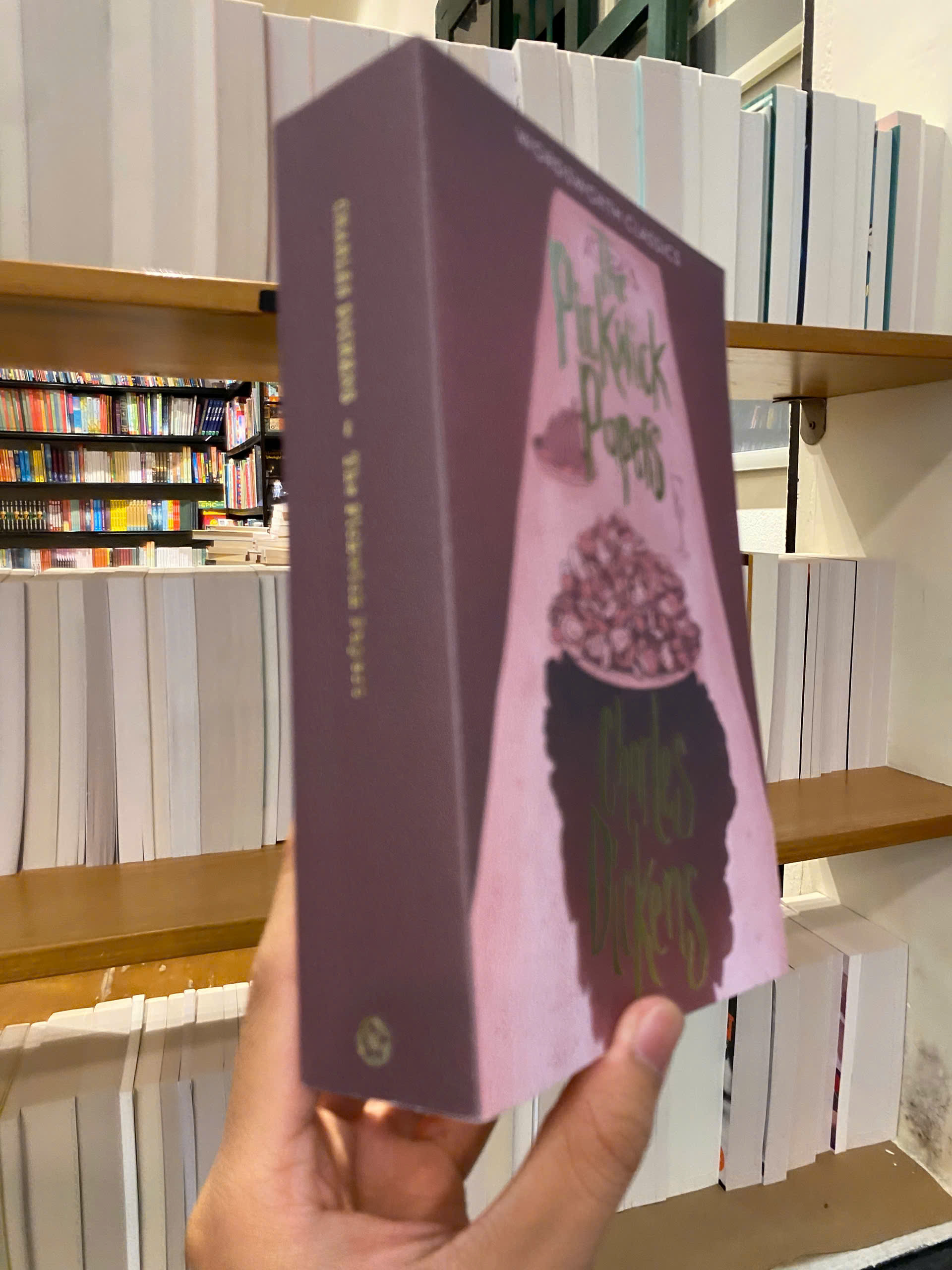Sách - The Pickwick Papers by Charles Dickens | Classic Literature / Ngoại văn Kinh điển Nhập khẩu