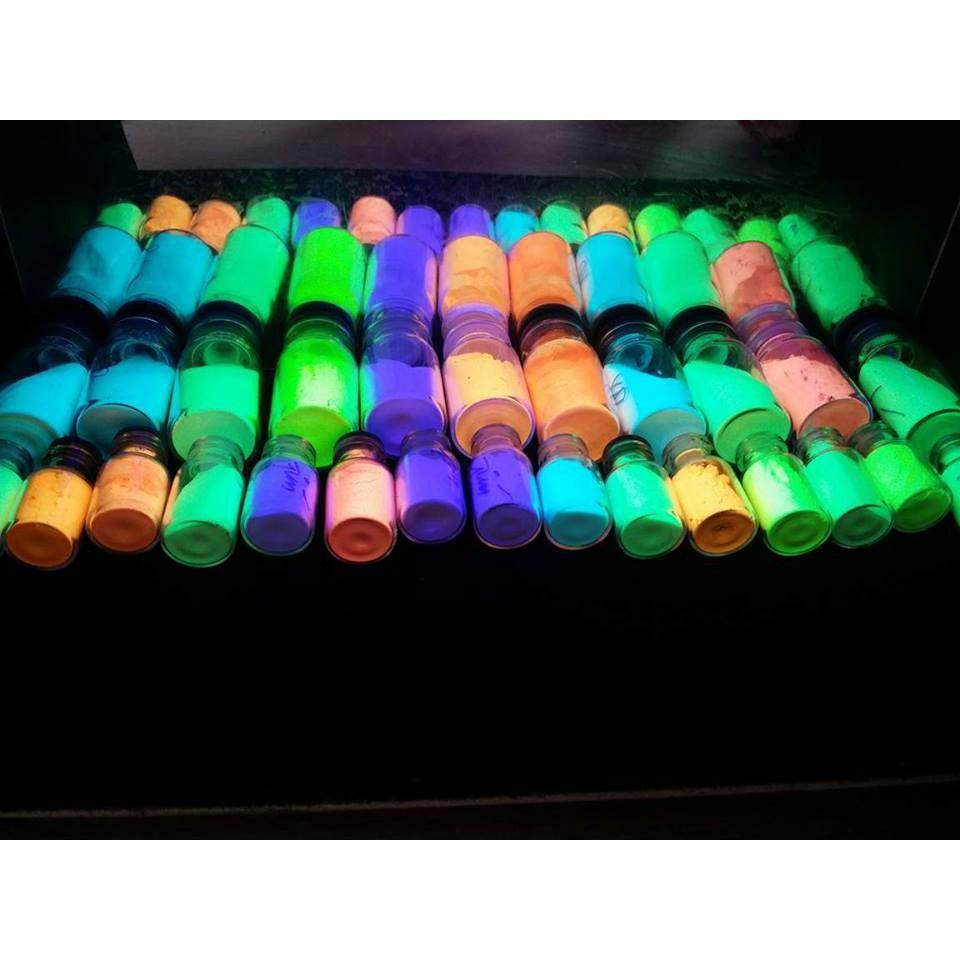 Com bo 7 lọ bột dạ quang và 7 lọ sơn 15ml