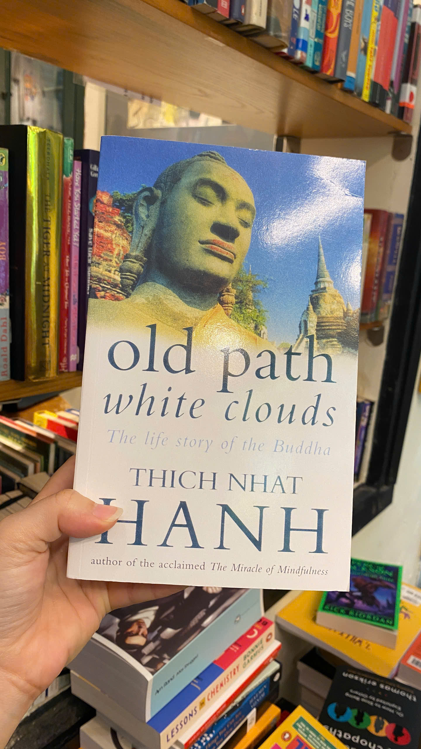Sách - Old Path White Clouds by Thich Nhat Hanh | Religion / Phật giáo / Ngoại văn Nhập khẩu