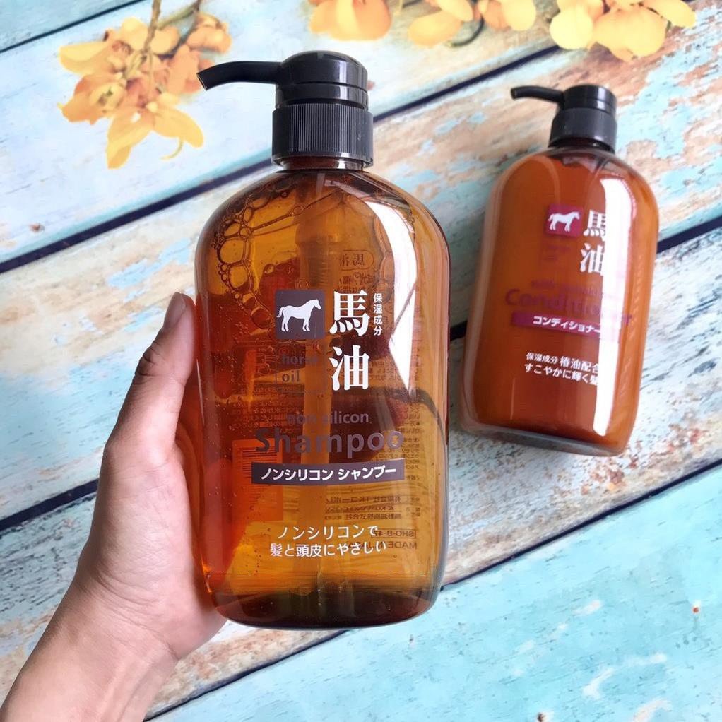 Dầu Gội Đầu Chiết Xuất Từ Dầu Ngựa Deve Cosme Station Horse Oil Shampoo ( 600mL)