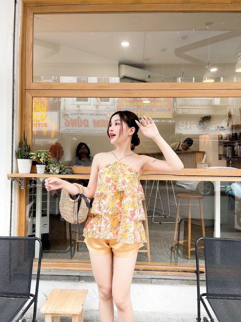 SET ÁO HOA TẦNG PHỐI QUẦN SHORT 75302377