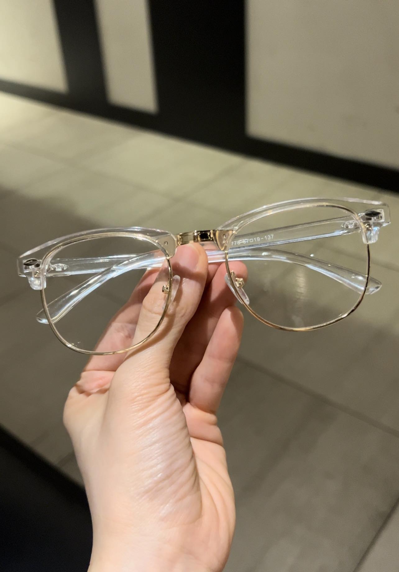 Kính gọng trong suốt nửa viền cổ điển nam nữ