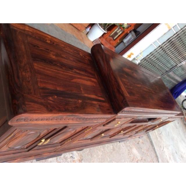 Kệ tivi gỗ mun sọc ( Lào)