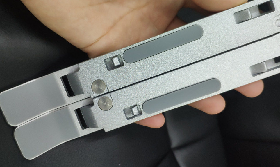 Giá đỡ laptop bằng nhôm gấp gọn dùng cho nhiều máy từ 11-17 inch, có thể điều chỉnh nhiều mức độ cao chất liệu hợp kim nhôm cao cấp HD00019