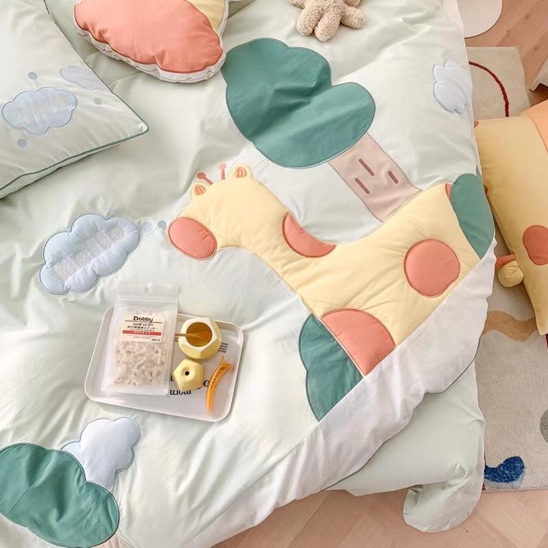Bộ Chăn Ga Gối Cotton Linen Disney Hàng Nhập Khẩu Cao Cấp 5Món Mẫu Hươu Cao Cổ