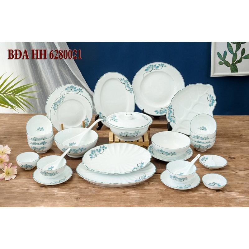 Bát đĩa men trắng ngọc, hoạ tiết hoa sen.