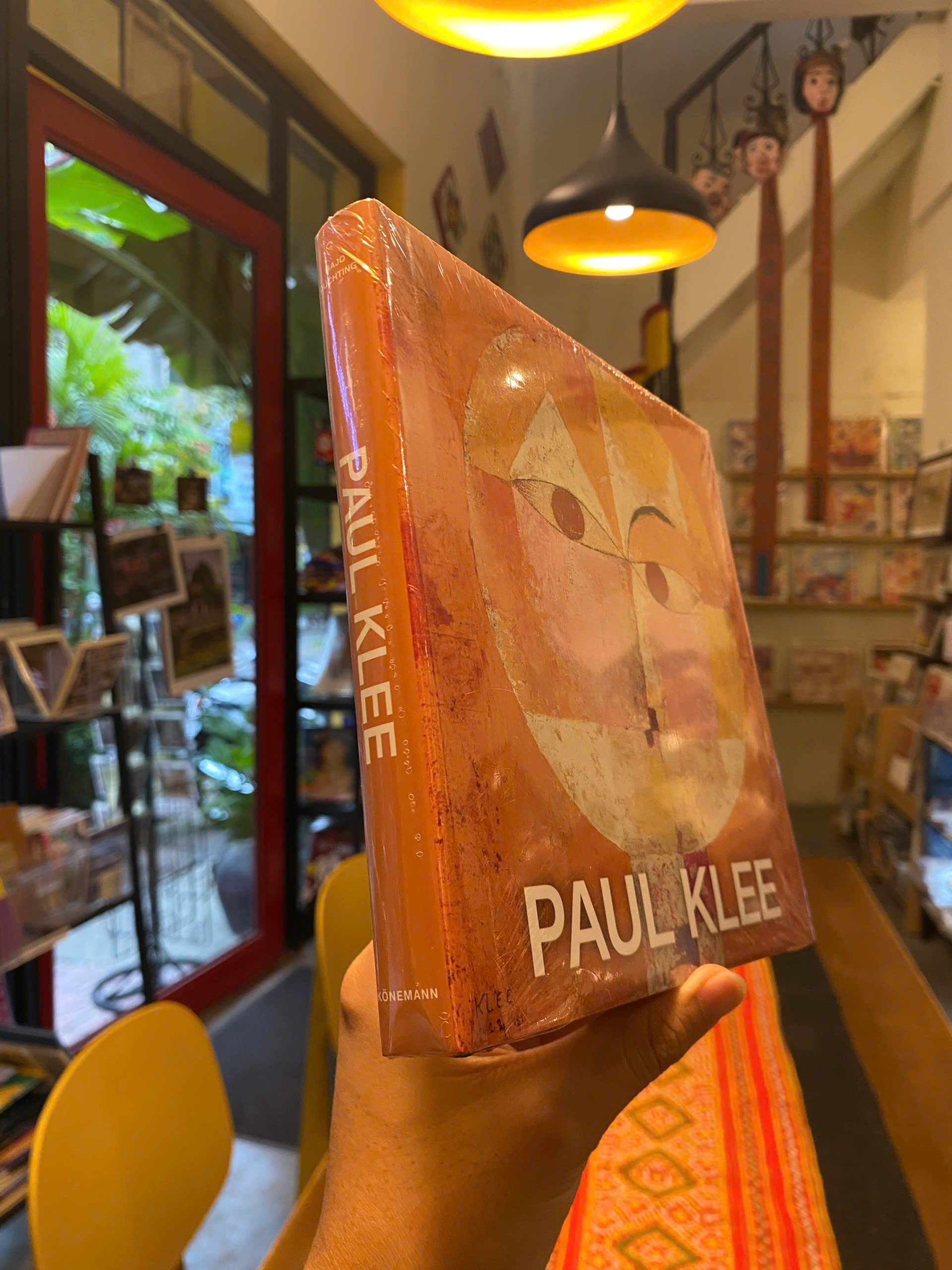 Sách - Paul Klee (Artist Monographs) by Hajo Duechting / Art Books / Ngoại văn Nhập khẩu