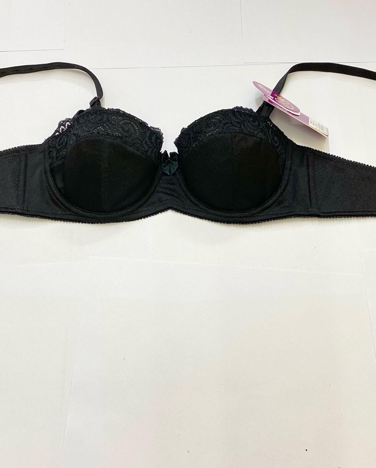 BXA-8149.Áo ngực nữ annie cup ngang nửa ngực , có thể bỏ thêm miếng lót.