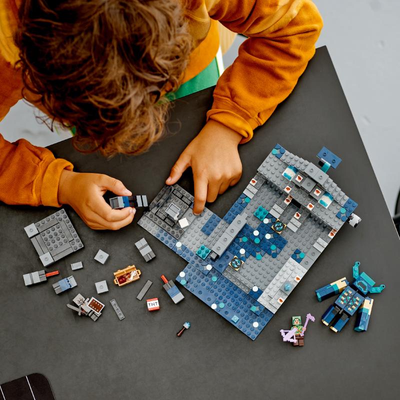 Đồ Chơi Lắp Ráp LEGO Minecraft Trận Chiến Tại Đầm Lầy 21246