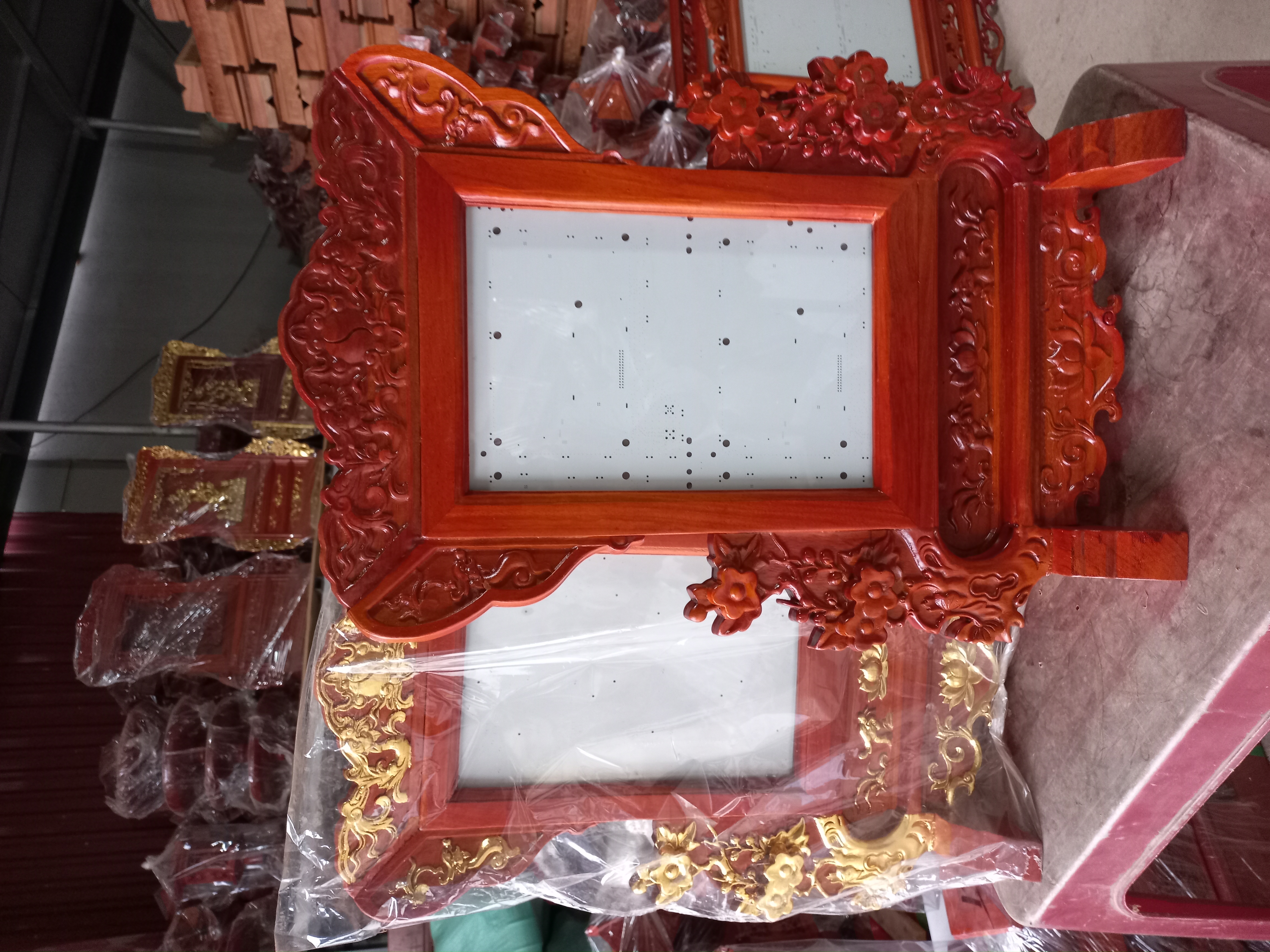 Khung ảnh thờ bắng gỗ hương kt lồng ảnh 20×30cm