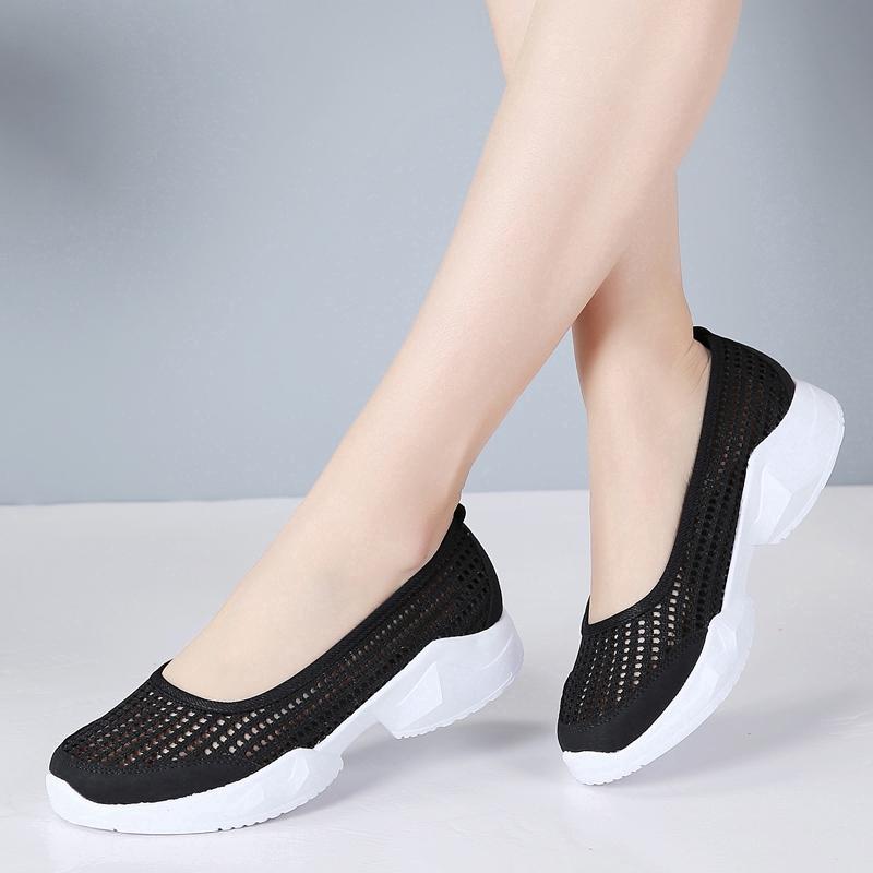 2020 Fashion women outdoor soft breathable black running sneakers casual sport shoes