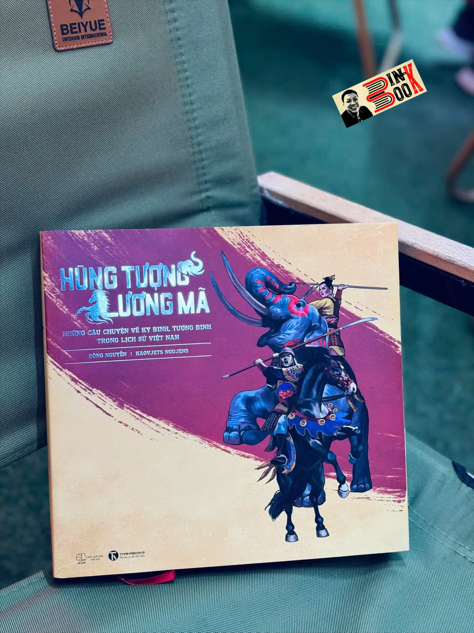 (Bìa cứng, in màu) HÙNG TƯỢNG, LƯƠNG MÃ: NHỮNG CÂU CHUYỆN VỀ KỴ BINH, TƯỢNG BINH TRONG LỊCH SỬ VIỆT NAM – Đông Nguyễn, Kaovjets Ngụjens – Thái Hà - NXB Thế Giới